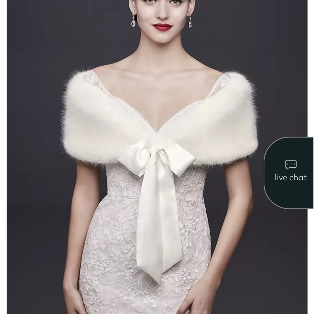 David's Bridal White Faux Fur Wrap